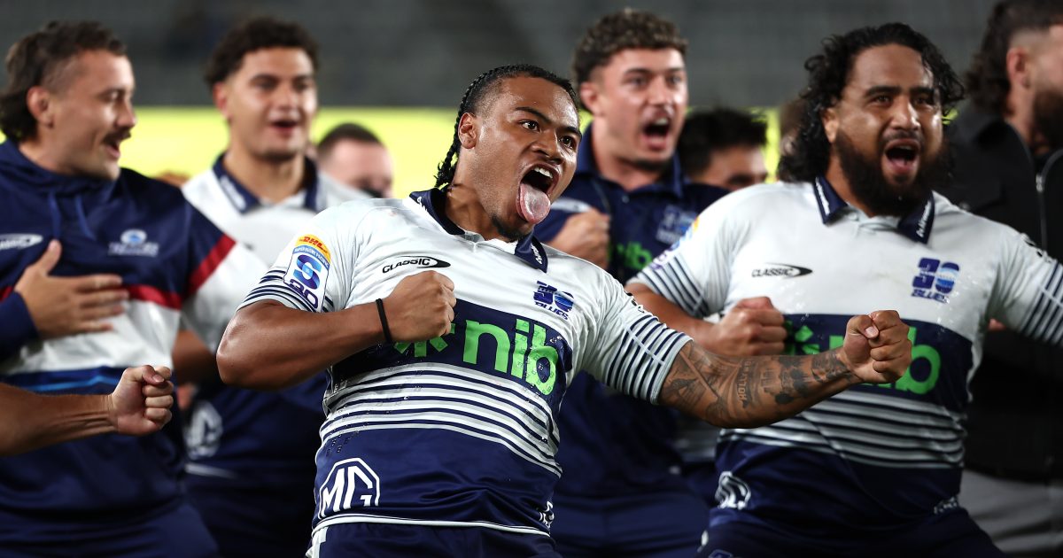 Blues re-sign 'well-respected leader' Taufa Funaki