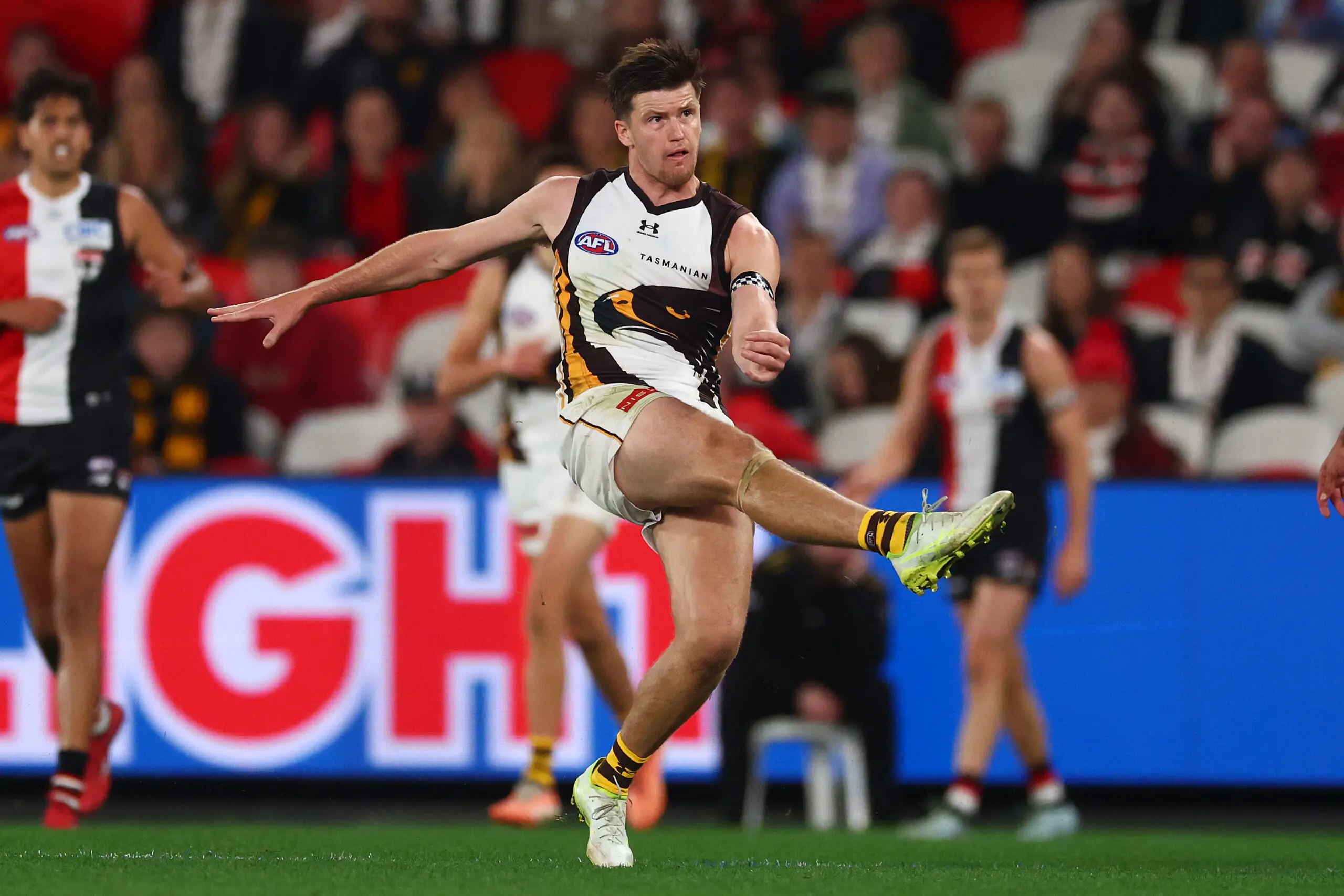MELBOURNE, AUSTRALIA - MAY 28: Mitch Lewis of the Hawks kicks a goal during the round 12 AFL match between St Kilda Saints and Hawthorn Hawks at Marvel Stadium, on May 28, 2026, in Melbourne, Australia. (Photo by Daniel Pockett/Getty Images)