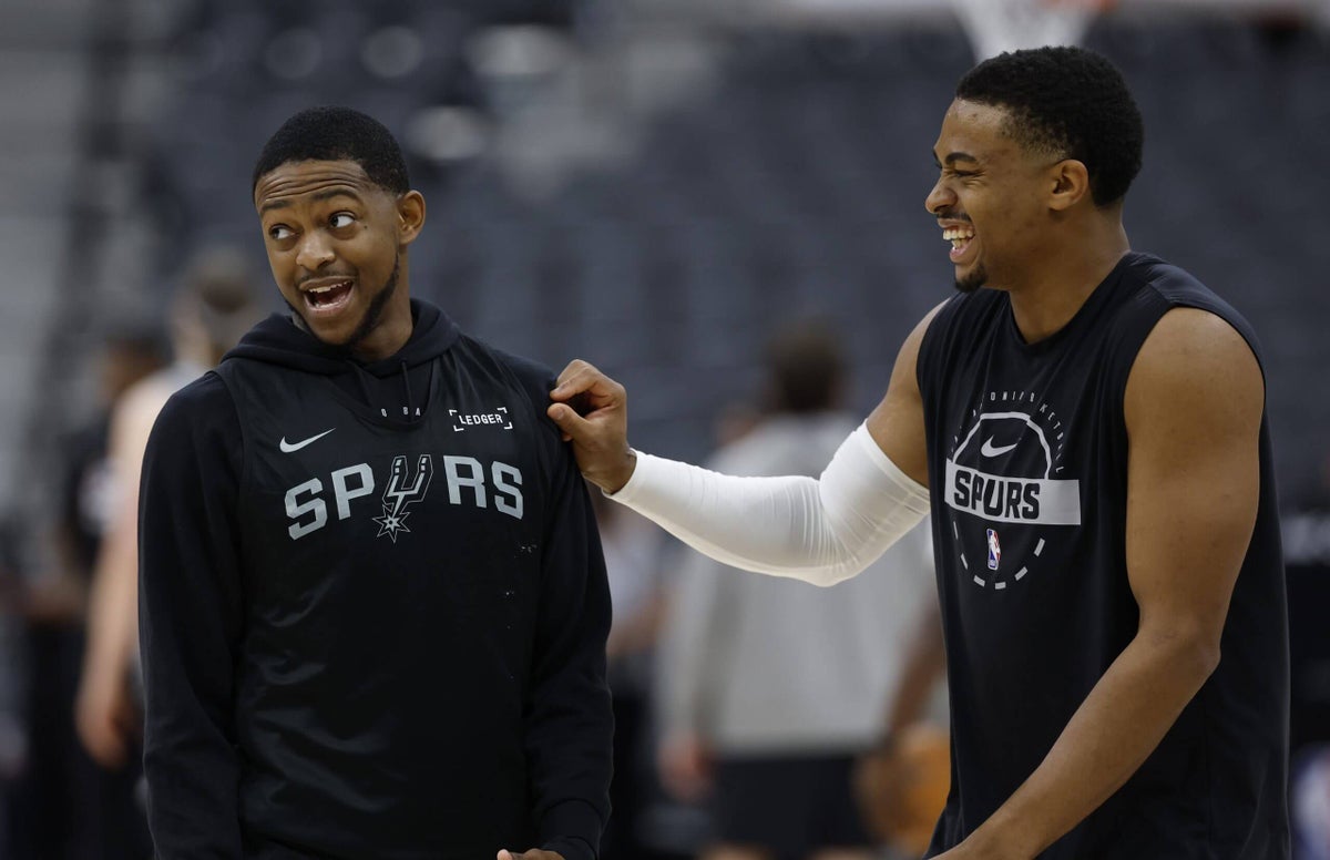 What I’m hearing about De’Aaron Fox’s Spurs future, Keldon Johnson’s status and more