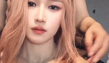 AI? Former UFC champ unrecognizable in stunning new makeover and fight fans are SHOOK