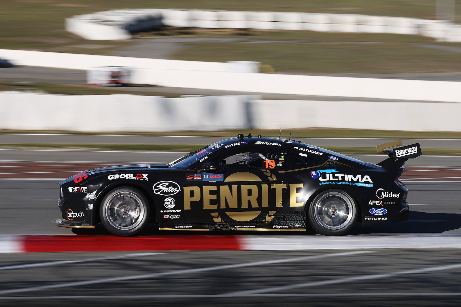 Payne tops incident-packed Perth Supercars practice