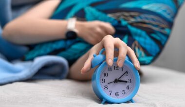 Study: Social jetlag predicts greater evening energy intake in a UK cohort. Image Credit: PawelKacperek / Shutterstock