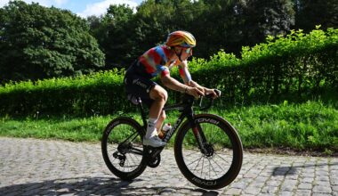 Lorena Wiebes overcomes messy lead-out to sprint to victory on opening stage of Tour de Pologne Women
