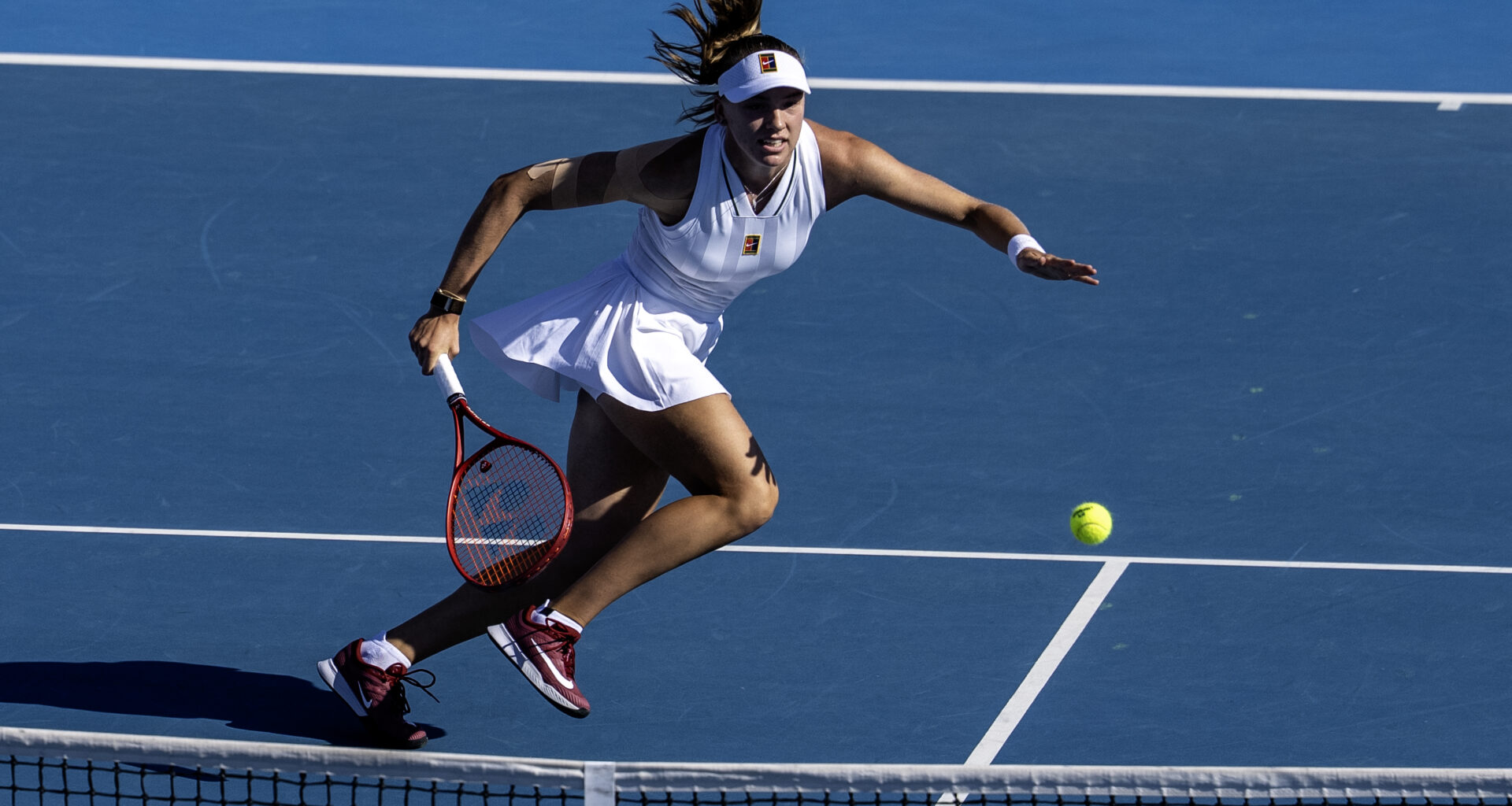 Korneeva wins Generation 2007 tilt vs. Valentova to make Athens semis