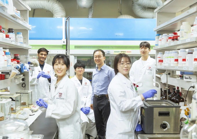 Researchers at Korea University. Photo courtesy of the university