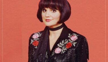 The beautiful singer Linda Ronstadt called out of her league