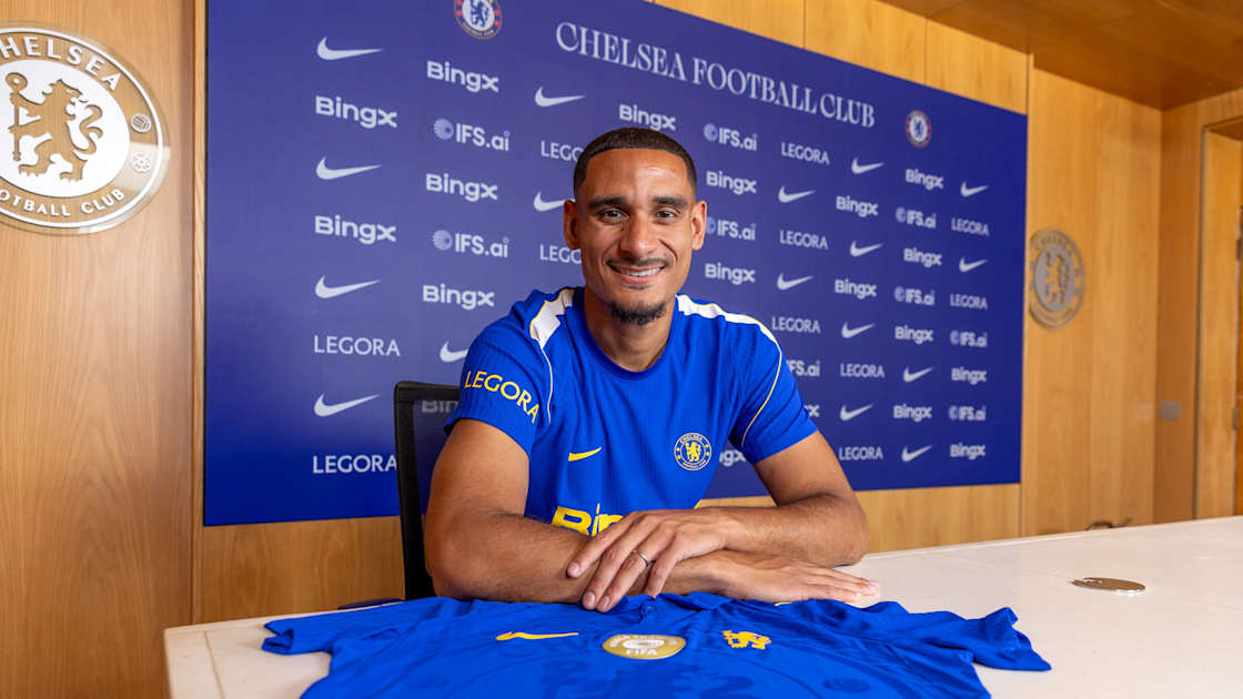 Maxence Lacroix signs for Chelsea! | News | Official Site
