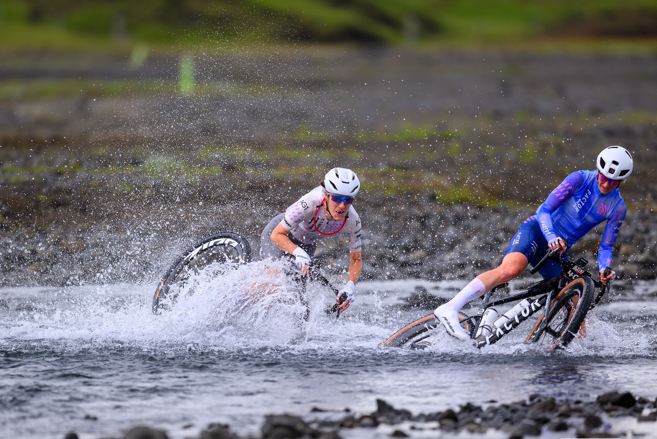 Haley Smith and Rosa Klöser fall into cold, deep water crossing at 2026 The Rift