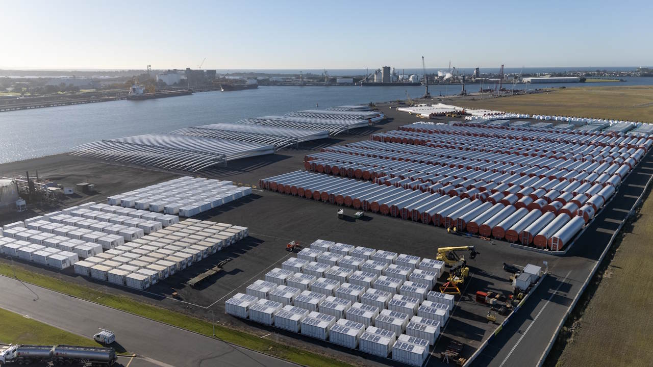 Australia's biggest coal port allowed to store big batteries as it transitions to major renewable gateway