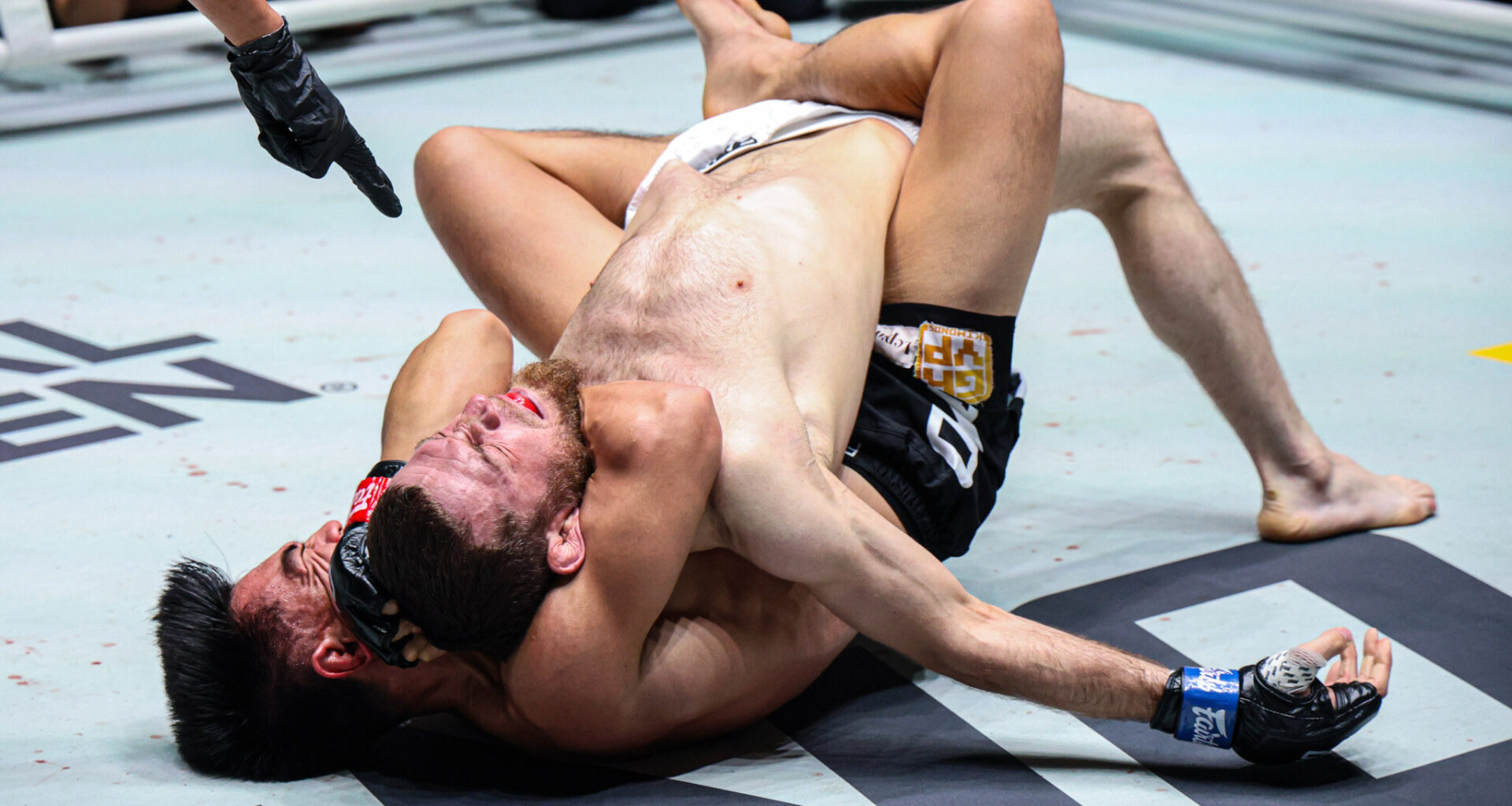 Joshua Pacio puts Mansur Malachiev to sleep, retains ONE Strawweight MMA world title