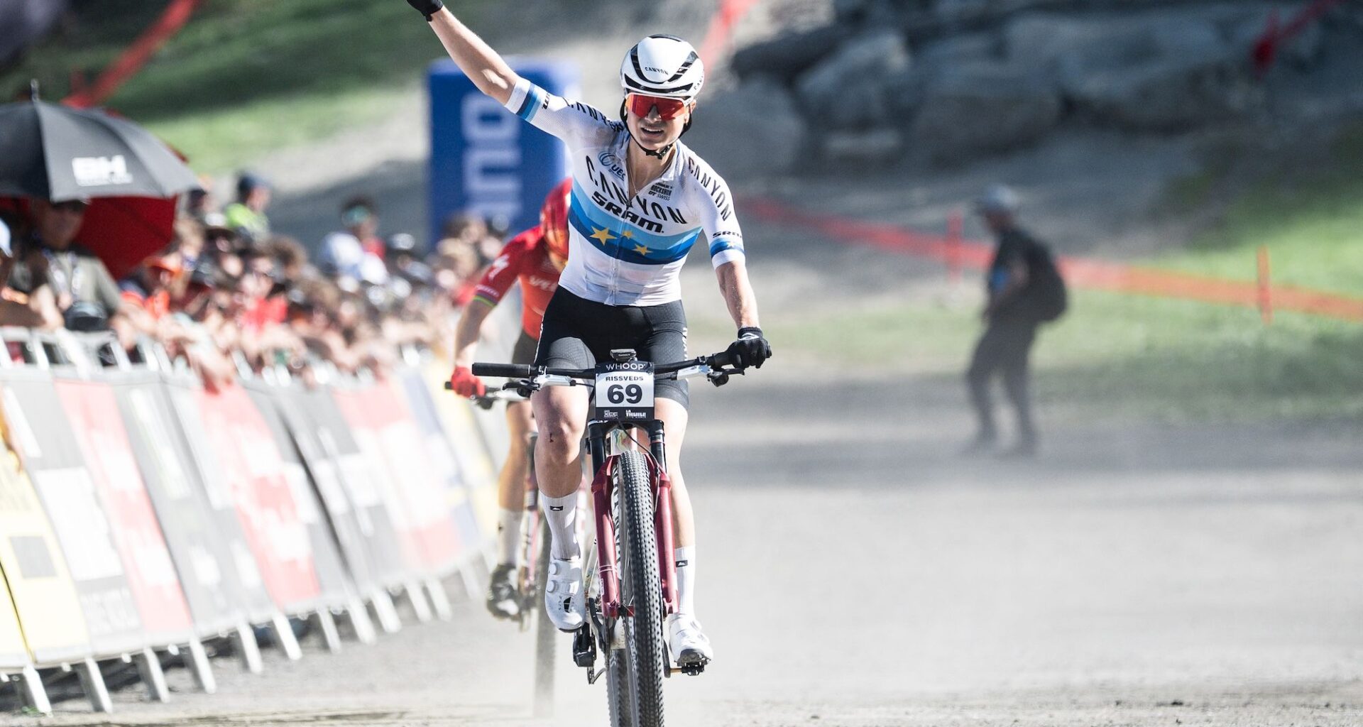 French riders go one-two in short track men's race at UCI MTB World Cup La Tuile as touch of wheels with teammate takes Charlie Aldridge out of contention