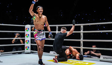 Jaradchai Maxjandee knocks out Petwanghin Lookpayakraipakdee at ONE Friday Fights 105