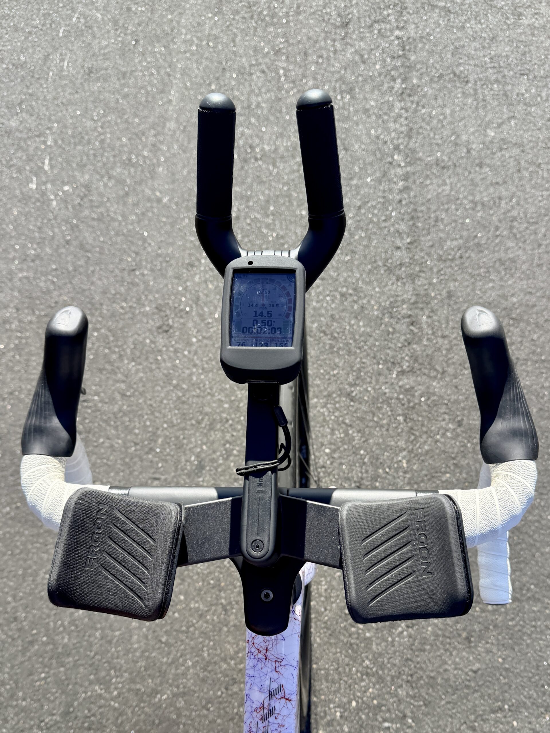 Rider's POV in the GEAR GROOVE aero position on the Canyon Aeroad CFR