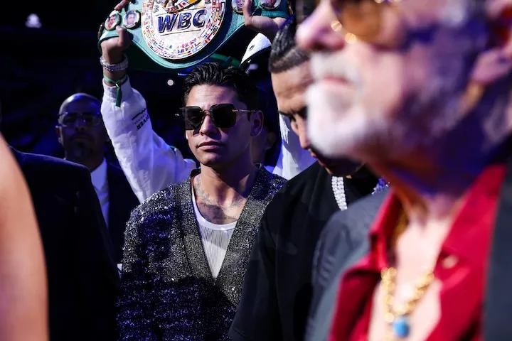 O'Shaquie Foster BLASTS Shakur Stevenson: "He Disrespected Me As A Man"