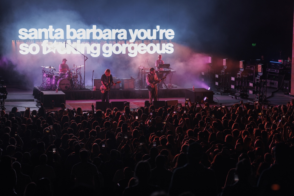 Review | Royel Otis Delivers a Dreamy Santa Barbara Bowl Debut