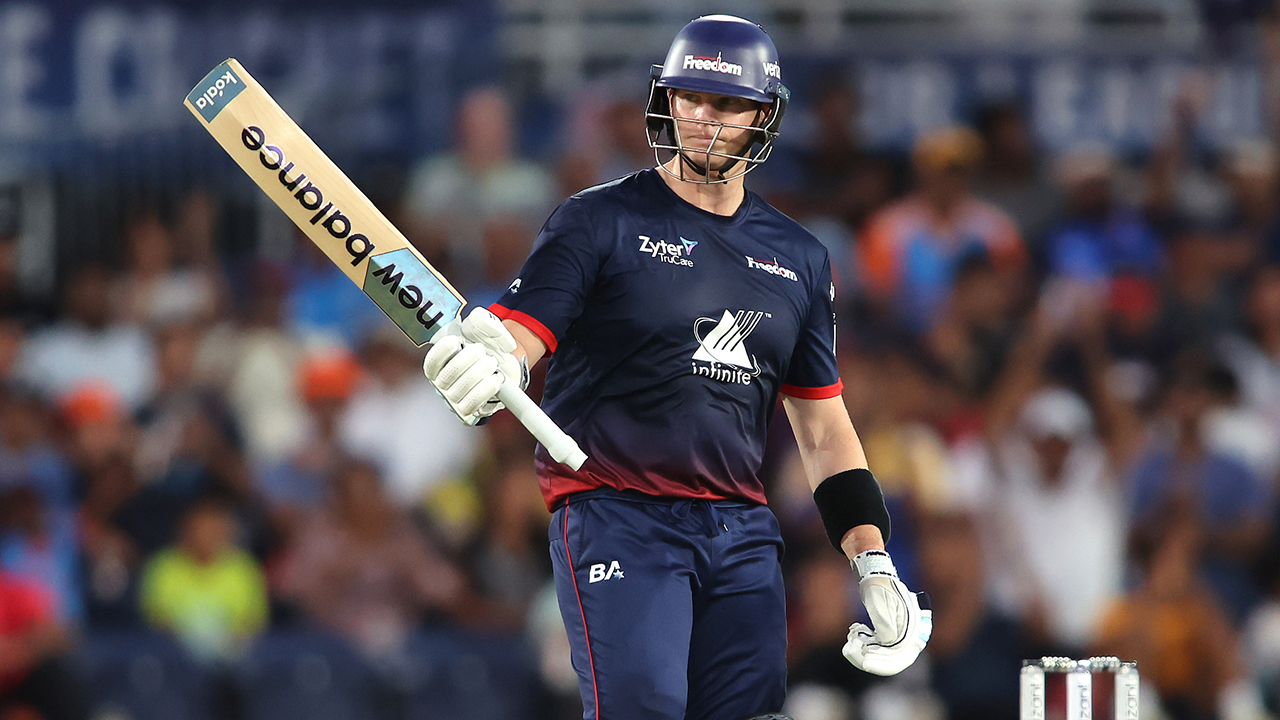 Smith's fastest ever ton powers record T20 run-chase