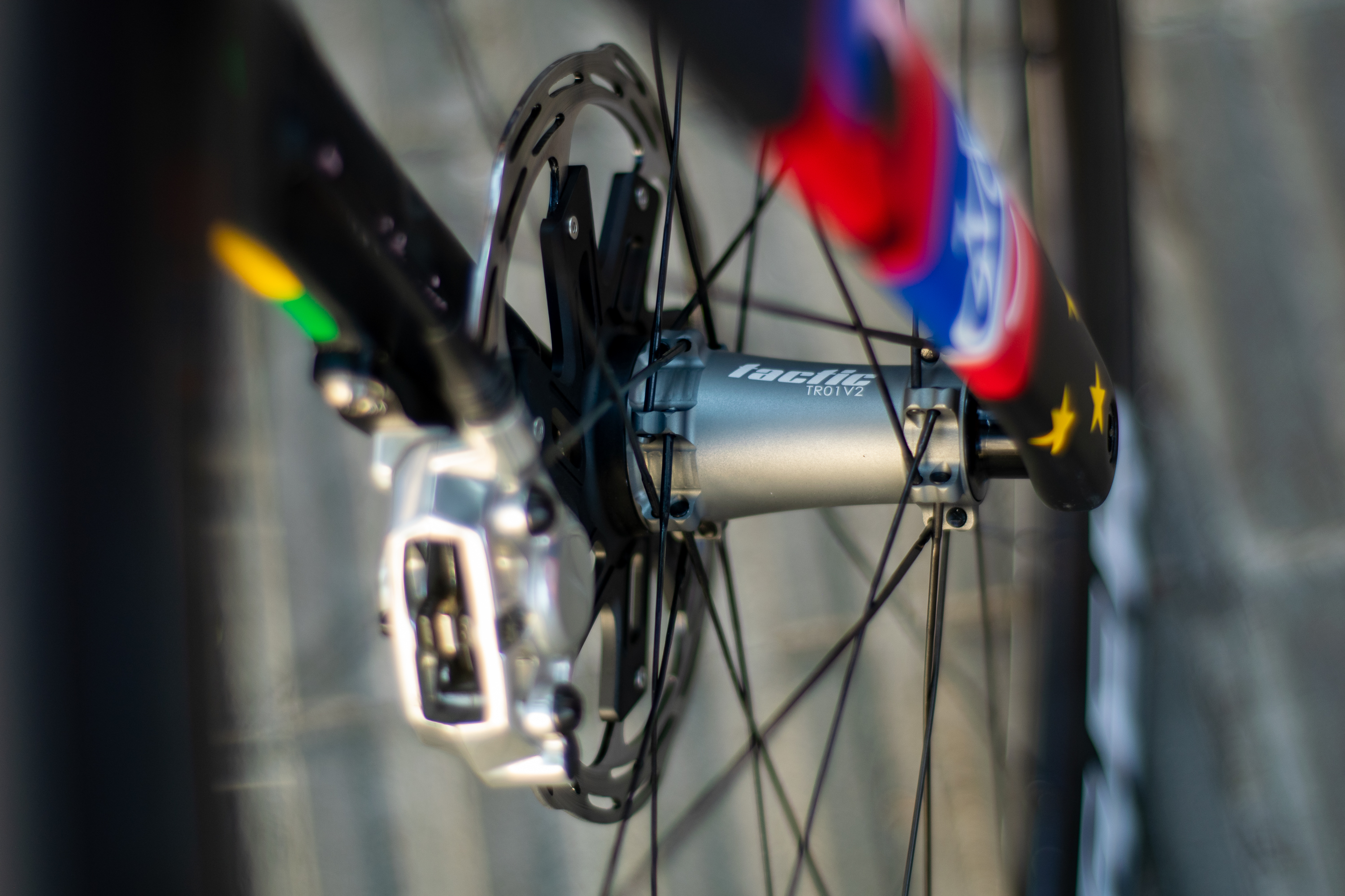 A Tactic Hub on a Lidl-Trek Tour de France race bike