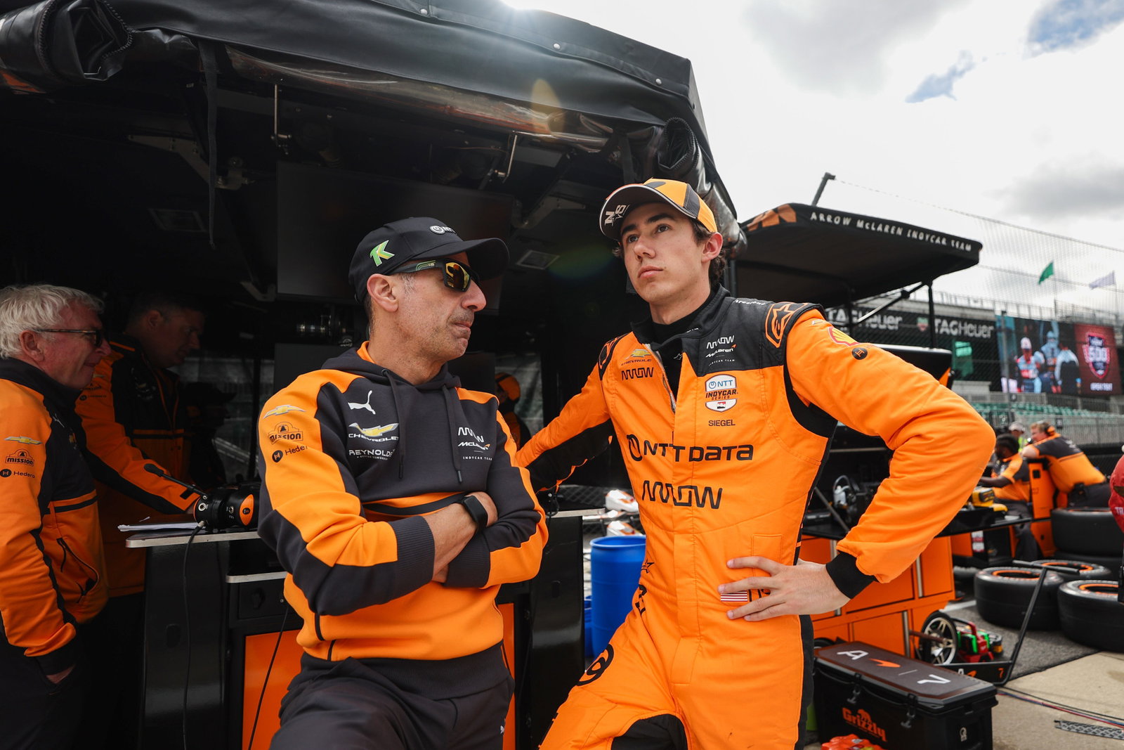 McLaren IndyCar team principal Tony Kanaan (left) with Nolan Siegel.