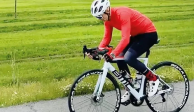 Turkish governor sacked after row over tight cycling kit