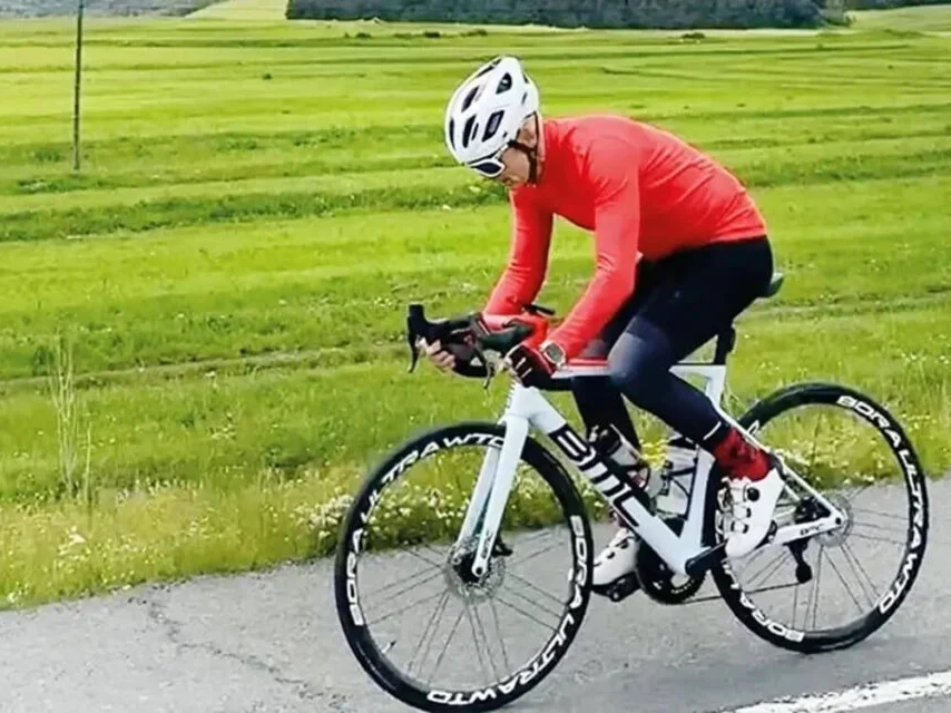 Turkish governor sacked after row over tight cycling kit