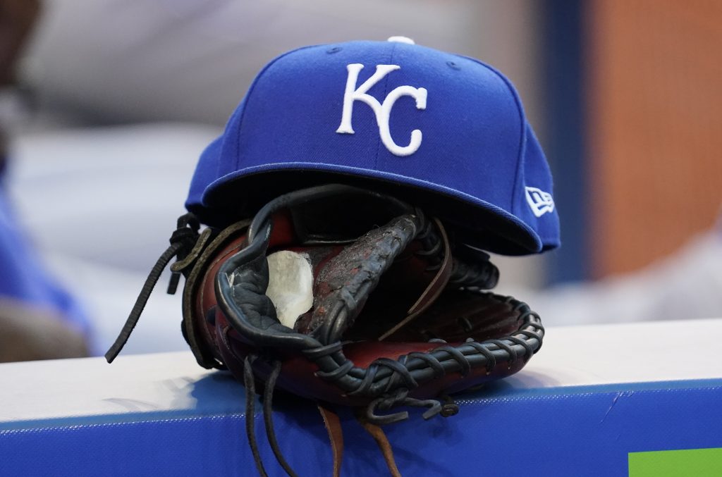 Royals Sign Vince Velasquez To Minor League Contract