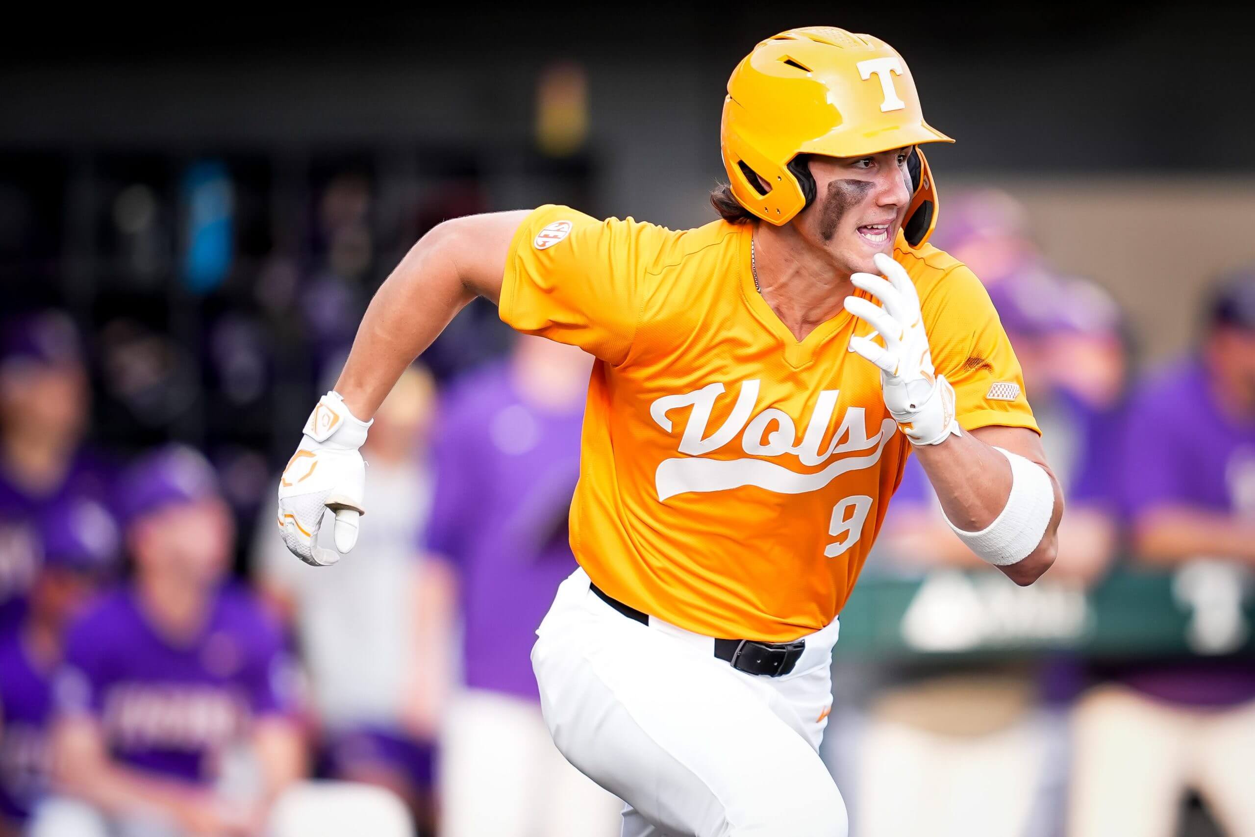 Tennessee's Henry Ford (9) runs to first base during a college baseball game between Tennessee and LSU