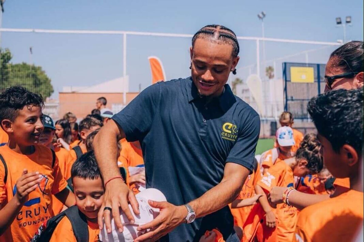 ‘Inside, I still have that little kid who loves football’ – This is the real Xavi Simons