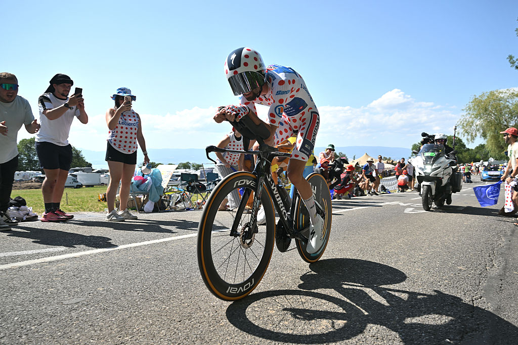 THONON-LES-BAINS, FRANCE - JULY 21: Valentin Paret-Peintre of France and Team Soudal Quick-Step - Polka dot Mountain Jersey competes while fans cheers during the 113th Tour de France 2026, Stage 16 a 26.1km individual time trial stage from Evian-les-Bains to Thonon-les-Bains / #UCIWT / on July 21, 2026 in Thonon-les-Bains, France. (Photo by Dario Belingheri/Getty Images)