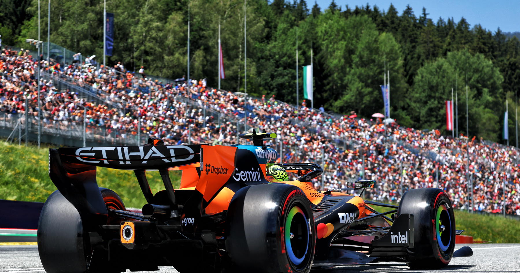 McLaren boss reveals F1 'curse' as title defence in jeopardy