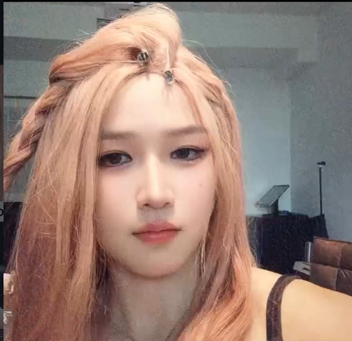 Zhang Weili makeup makeover