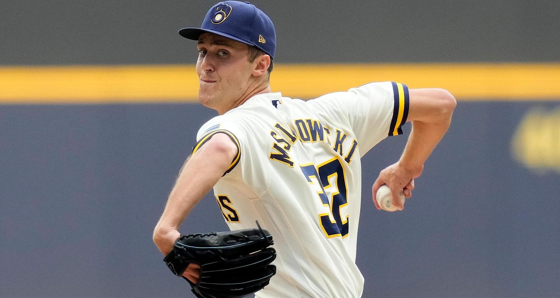 Pratt hits 1st career homer as Brewers beat Mets 8-3 in Peralta's return to Milwaukee