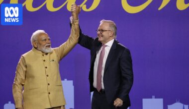 Narendra Modi given rapturous welcome as he addresses thousands at community event in Melbourne