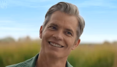 Timothy Olyphant almost unrecognisable in new Jennifer Garner series Five Star Weekend