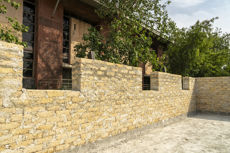 Agricultural Afterlives: When Waste Becomes Architecture - Image 8 of 12