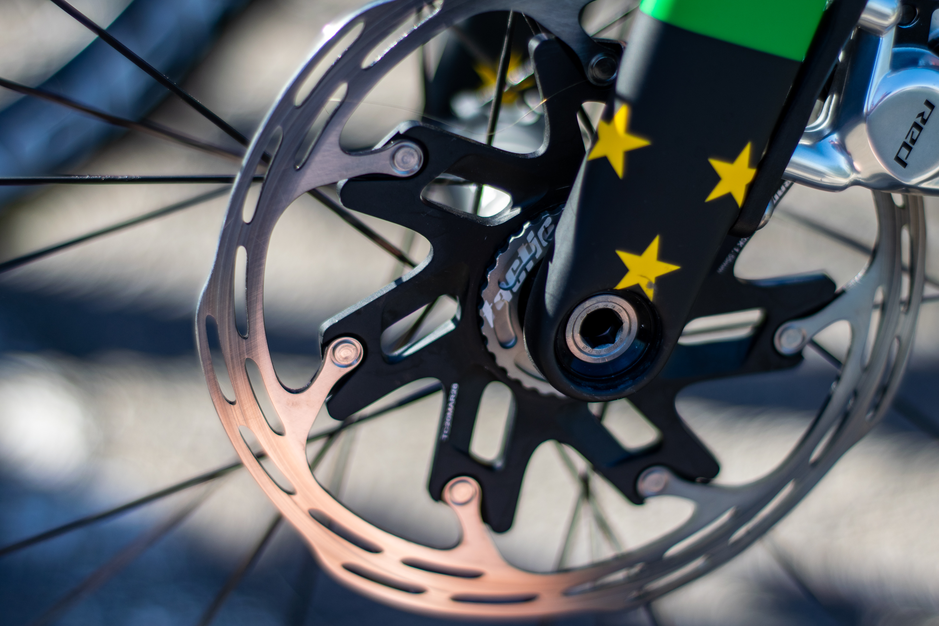 A Lidl Trek Bontrager wheel with SRAM disc rotor fitted.