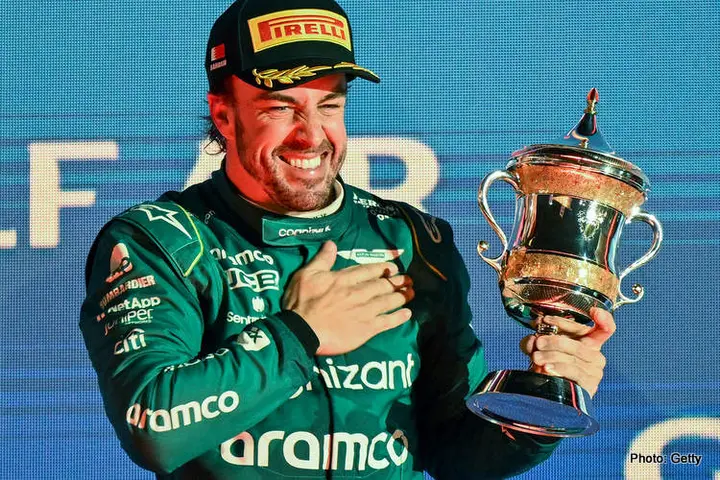 alonso podium bahrain 1