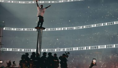 A$AP Rocky Holds Fan's Sign Seemingly Dissing Drake During Show