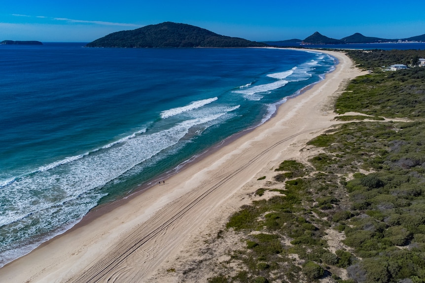 Sweeping coastline beach front at Hawks Nest