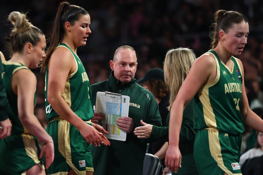 Paul Goriss coaching the Opals players in a timeout