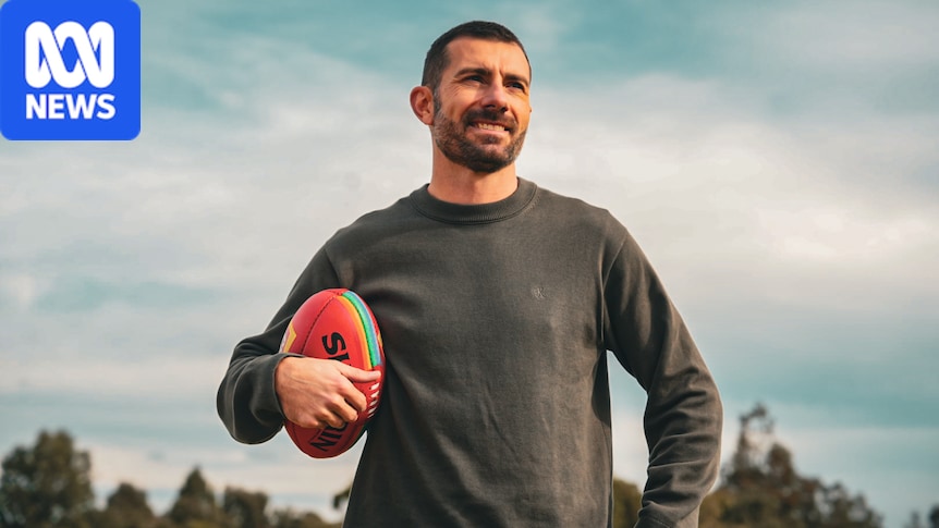 AFL's first publicly gay player Leigh Ryswyk calls for respect in Crows-Pies match