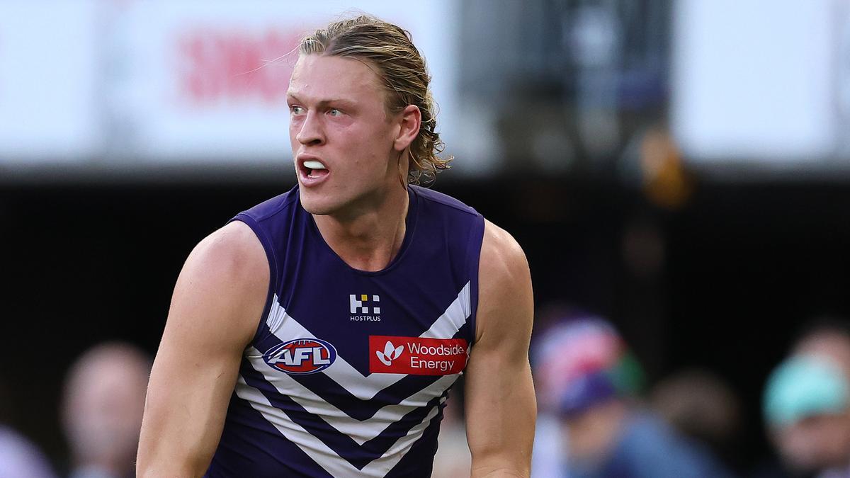 Fremantle Dockers star Hayden Young goes down with groin injury against GWS
