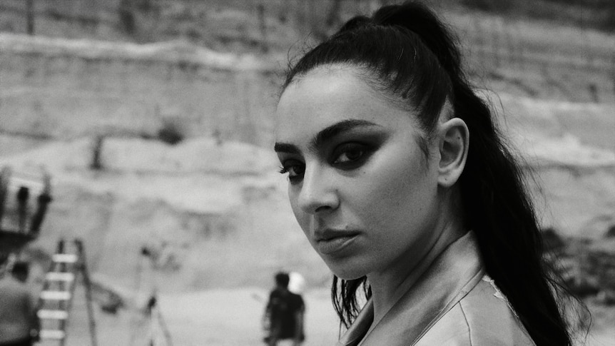 Feature Video: Charli xcx - Camera