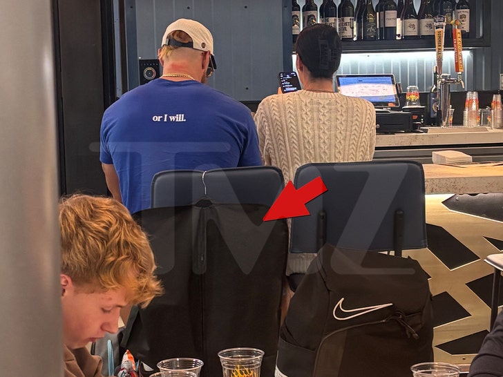 Geroge Kittle and wife at Nashville airport tmz 2