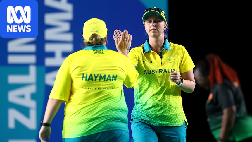 Glasgow Commonwealth Games starts with bowls win for Australia's Kelsey Cottrell and Dawn Hayman