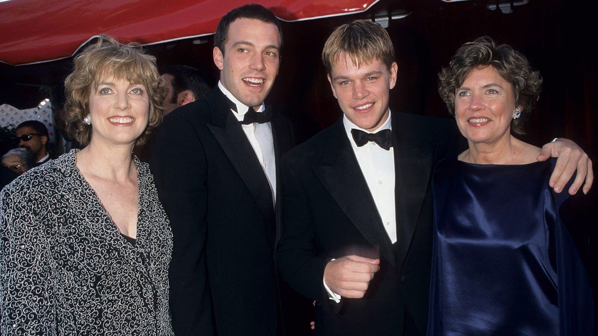 Chris Affleck, Ben Affleck, Matt Damon and Nancy Carlson-Paige at the 1998 Oscars in Los Angeles.