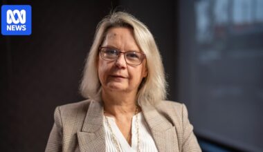 Bird flu has arrived after months of algal bloom, but primary industries minister says SA is ready