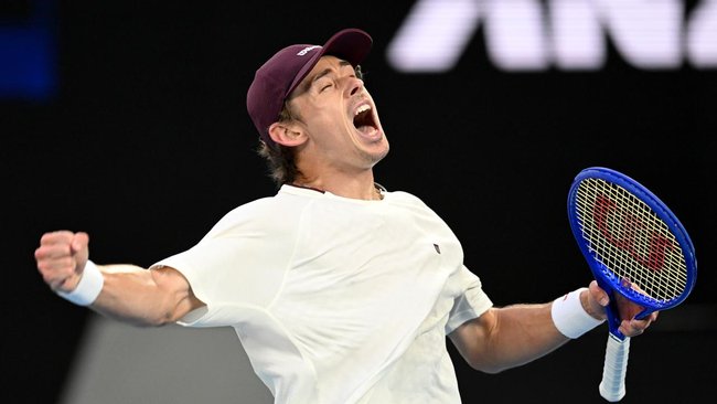 Alex de Minaur has plenty to celebrate having married and made the world’s top five.