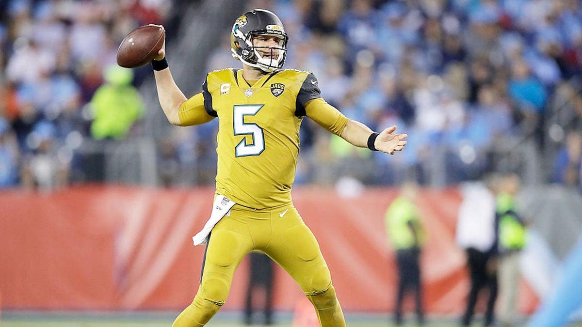 Blake Bortles passes the ball during the third quarter of a game at Nissan Stadium.
