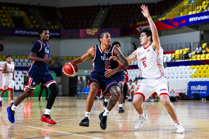 Bryce Lindsey handles the ball.