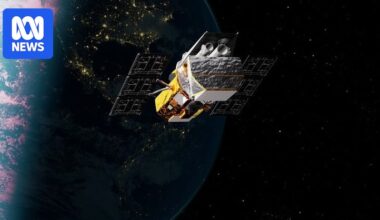 Rescue mission launches to save NASA telescope falling back to Earth
